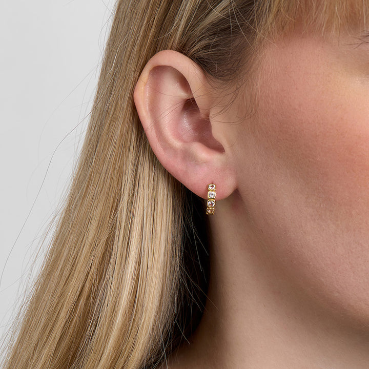 Studio Z Elera Hoops Small  – Forgyldt Sterlingsølv m. Zirkonia – produktbillede 2