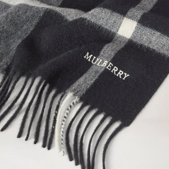 Small Check Merino Wool Scarf - Black & Foggy Grey – produktbillede 2