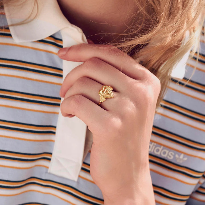 Maanesten Mabel Forgyldt Ring med Hjerter – produktbillede 2