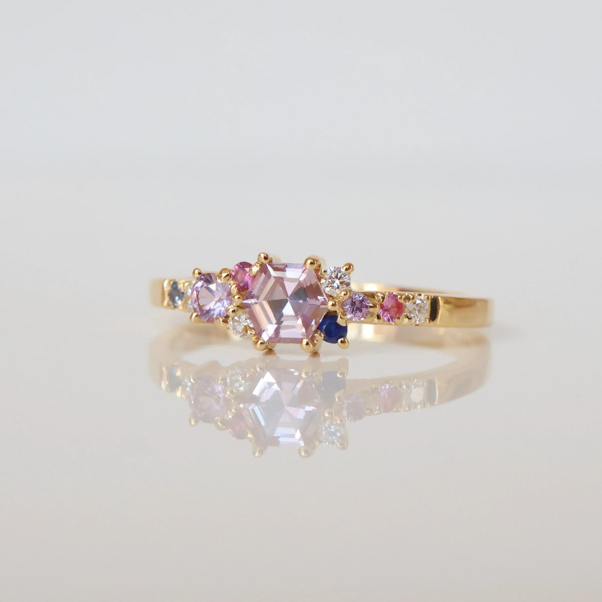 Anpe Atelier Varnaya Kuda Ring 18kt gold custom made with multicolored gemstones, Model27-custom1-001-1