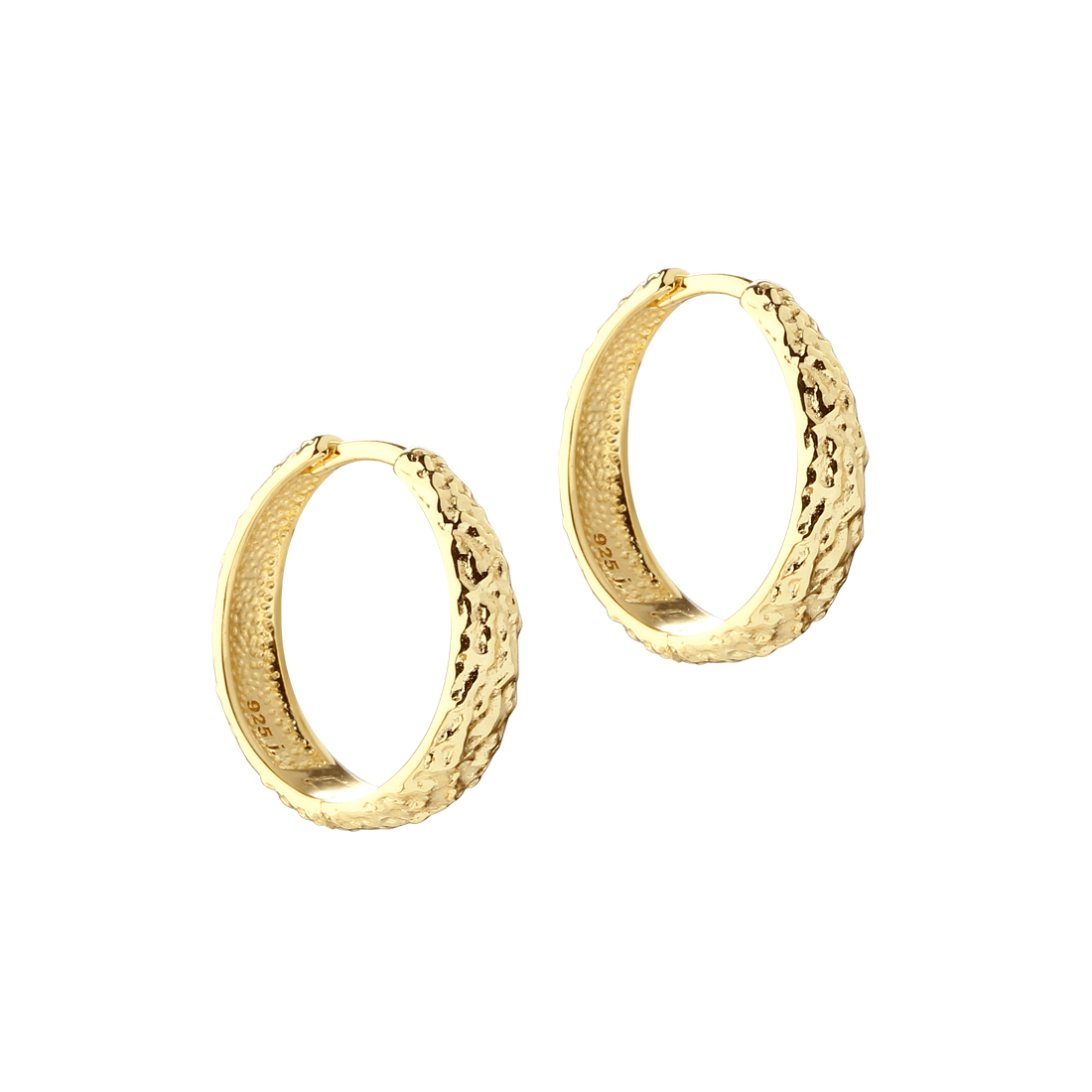 Aqua Dulce Cappa Large Hoop in gold-plated silver. Pair of large, textured gold earrings on a white background. Model 6240-1
