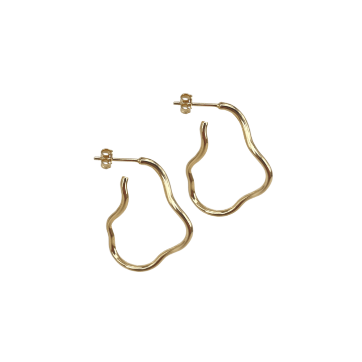 Aqua Dulce Curly Hoop Gold Plated 5718, modern gold plated earrings with wavy design, Model 5718-1.