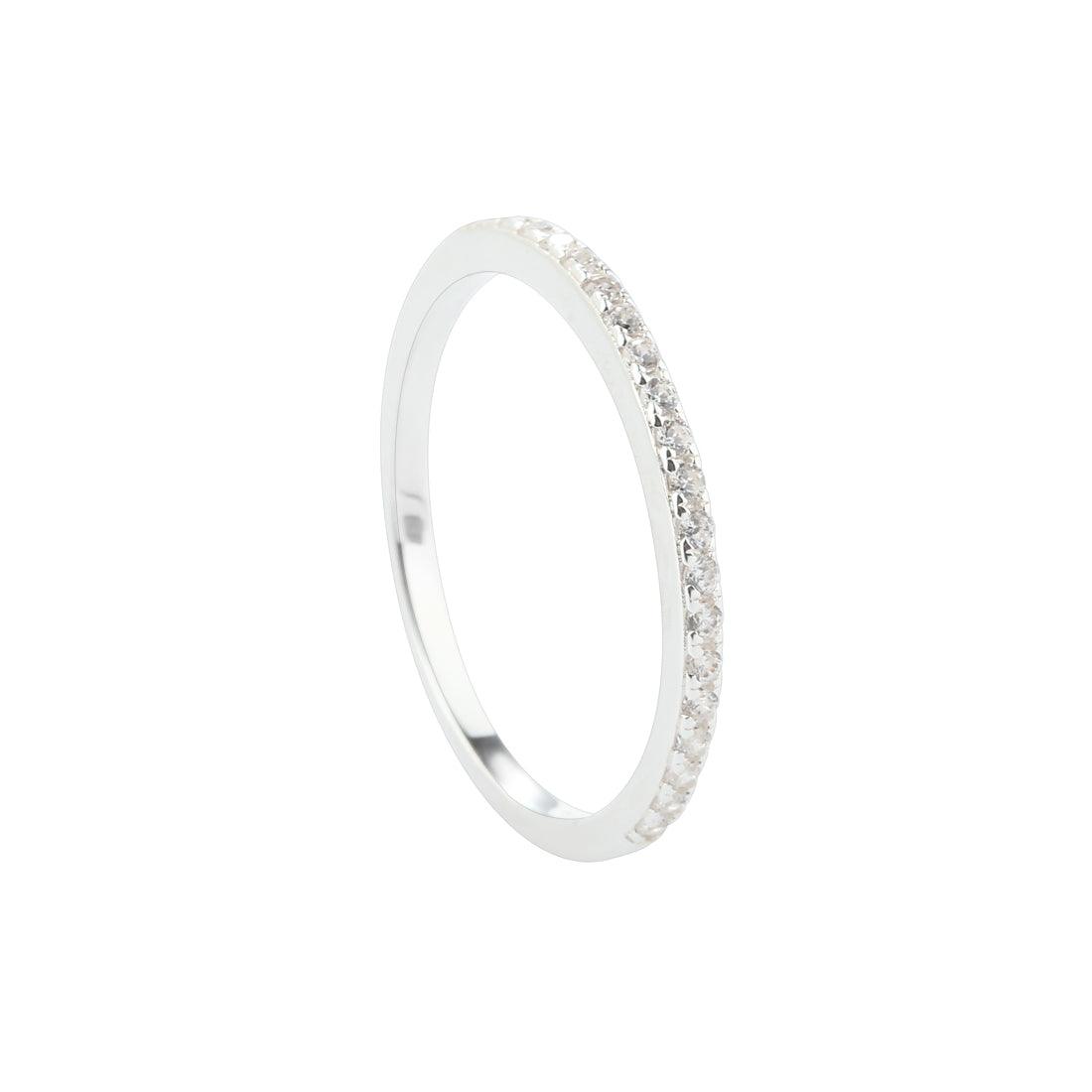 Aqua Dulce Darling Raya Ring Silver, slim silver ring with glossy surface and clear stones. Model 5983-5983-001-1