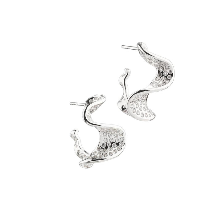 Aqua Dulce Rhumba Darling Hoop silver earrings in wavy shape with sparkling stones, Model 6001-6001-1.