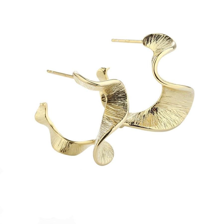 Aqua Dulce Rhumba Medium Hoop Creole, gold colored earrings with wavy textured design, Model 5320-5320-1.