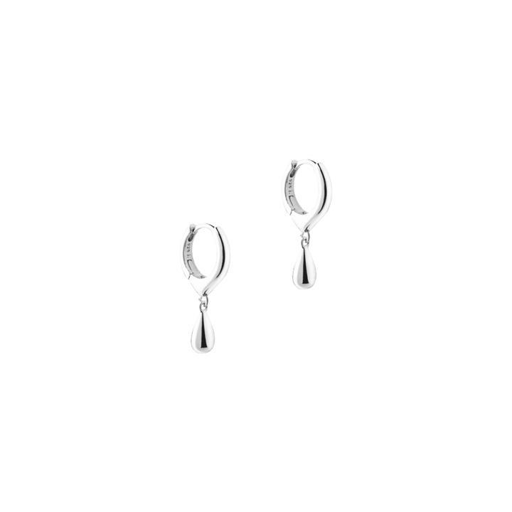 Aqua Dulce Shiny Drop Hoop in silver showcases elegant round earrings with shiny drop pendants. Model 6177-1.