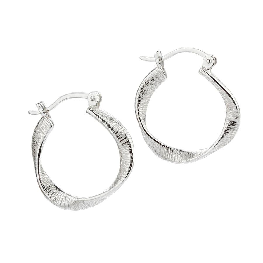 Aqua Dulce Small Twisted Hoop, silver colored small twisted earrings with grooved structure, Model 5309-5309-1.