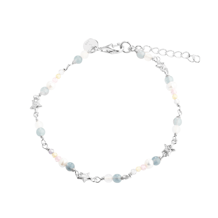 Aqua Dulce Stella Bracelet in silver shows a beautiful bracelet with bright pearls and small stars, Model 6169-1.