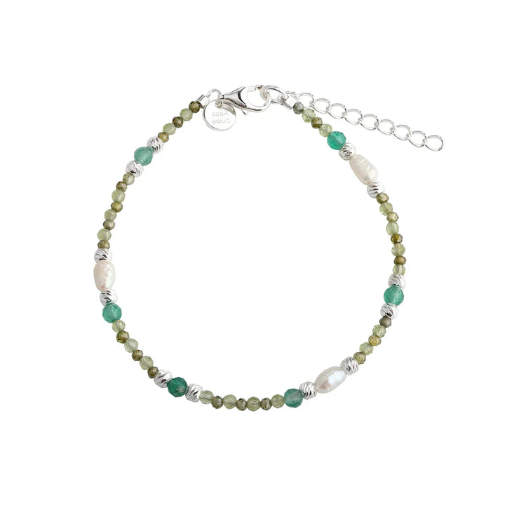 Aqua Dulce Verde Simple Bracelet in silver with green and white pearls, adjustable chain. Model 6704-1