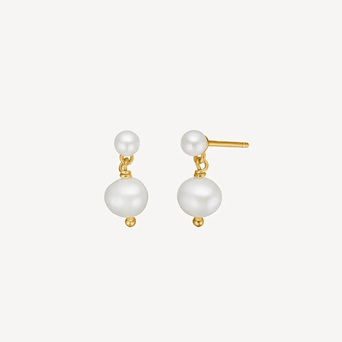 carre-sally-gold-plated-oresticks-with-freshwater-pearls with two white pearls and gold details, Model FS4582BI-BI-1