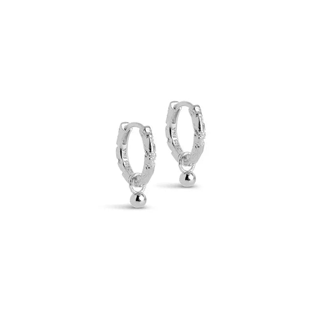 Enamel Belle Hoops in silver, small earrings with ball pendants in a shiny silver look. Model e245sm-1.