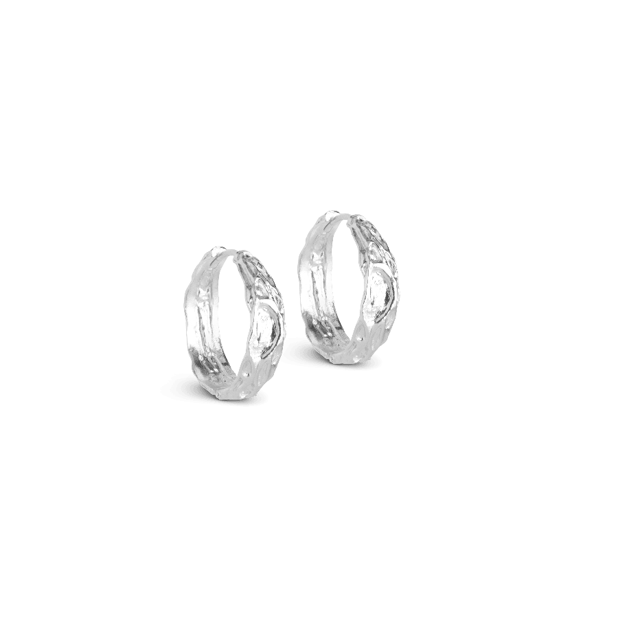 enamel nela silver hoops 20 mm shows a pair of earrings in bright silver with organic structure, Model E370SM-E370SM-1