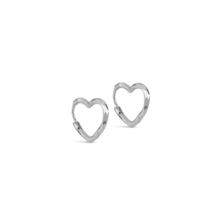 enamel organic heart small hoops in silver, small heart-shaped hoops in shiny metal, Model e413sm