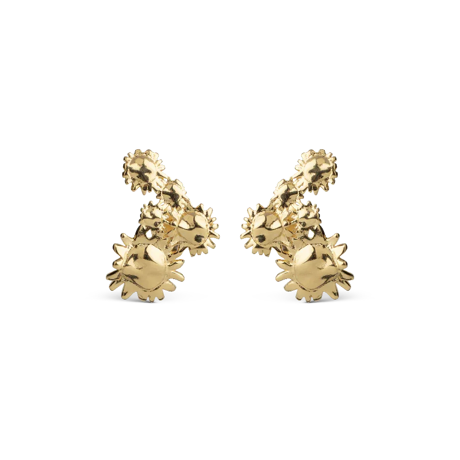 enamel sunshine field stud e417g-1 shows shiny golden studs with sun shaped details, Model e417g-1