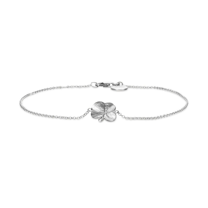 Flora Danica four-leaf clover bracelet silver with detailed clover pendant on fine chain. Model 907-FLC-BR-S-2.