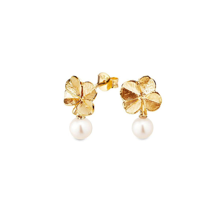 Flora Danica four-leaf clover pearl earrings in gold-plated silver with white pearl, Model 907-flc-stpcpearl-g-1