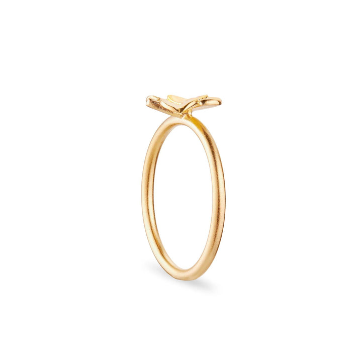 Flora Danica Clover Ring Silver Gilt viewed from the side, with elegant clover detail and matte finish. Model 907-flc-ri-g-001-2.