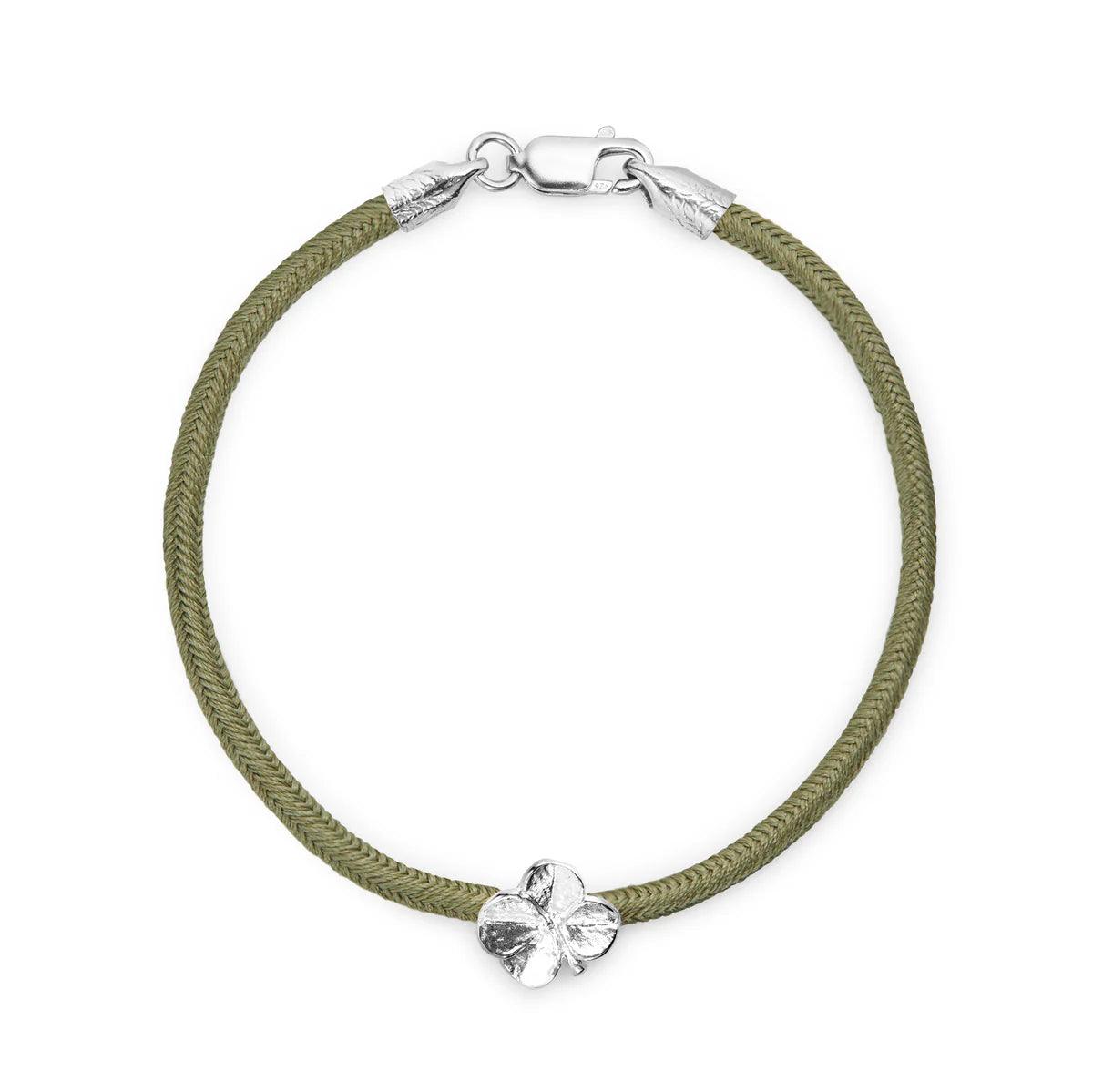 Flora Danica Four-leaf clover Silk Bracelet Olive Silver with four-leaf clover pendant on olive green silk cord, Model 907-flc-silk-olive-s-001-1