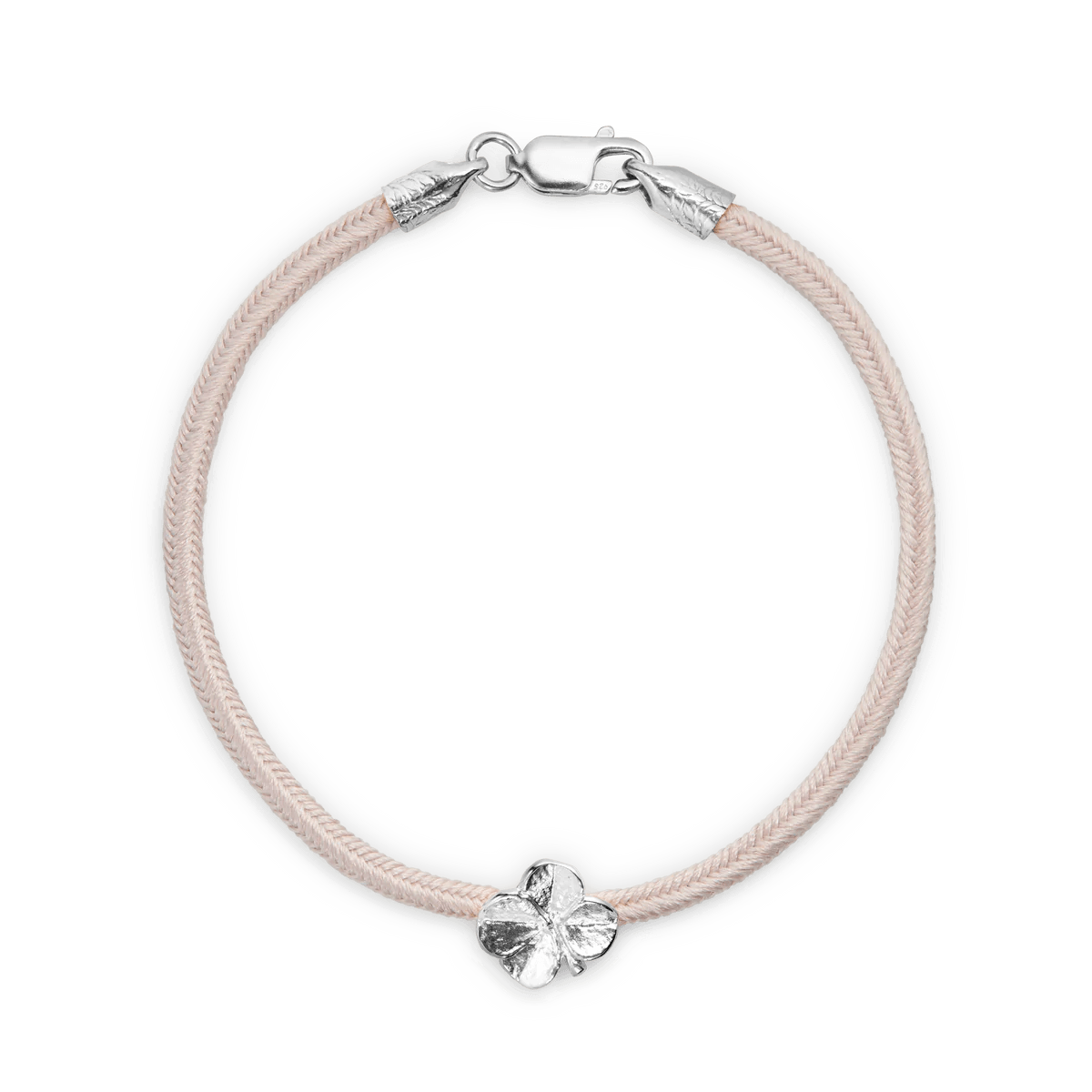 Flora Danica Four Leaf Clover Silk Bracelet Pink Silver shows a pink silk bracelet with a silver four leaf clover pendant, Model 907-flc-silk-rose-s-001.