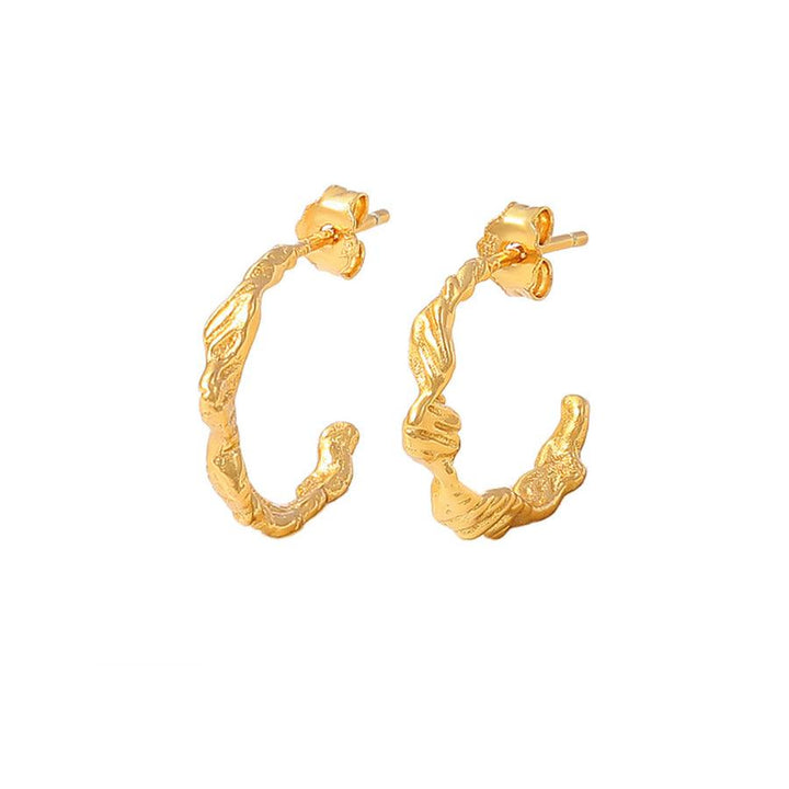 Hultquist Lorelei Petite Hoops, stylish small earrings in an organic shape in a gold-plated look. Model S08466G.