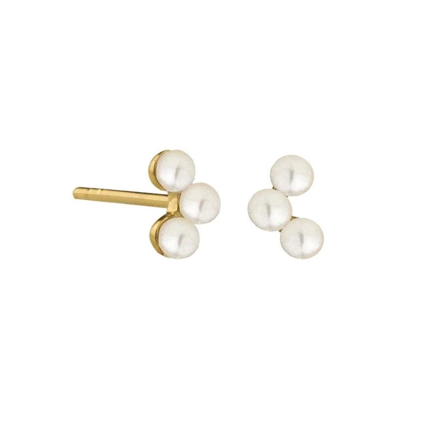 Jeberg Jewelery Cordelia Pearl Arch Stud earrings with three white pearls on a gold-coloured background. Model 52720-1