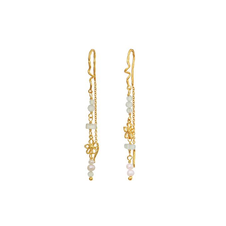 Moonstone Alfrida gold-plated chain earrings with white stones and pearls, detail view. Model 10084a-1