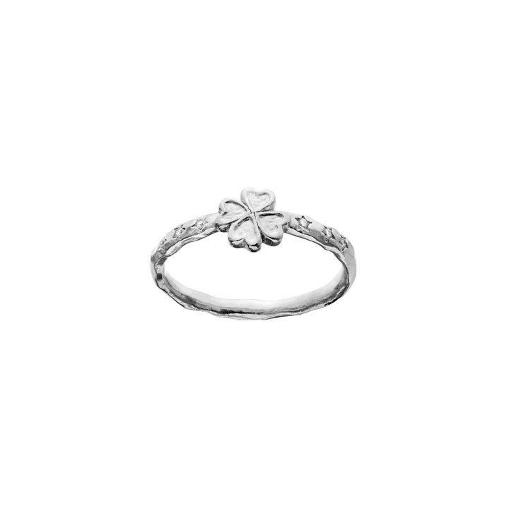 Maanesten Clover silver ring with four-leaf clover motif and small zirconia, shown from the front. Model 4881c-001