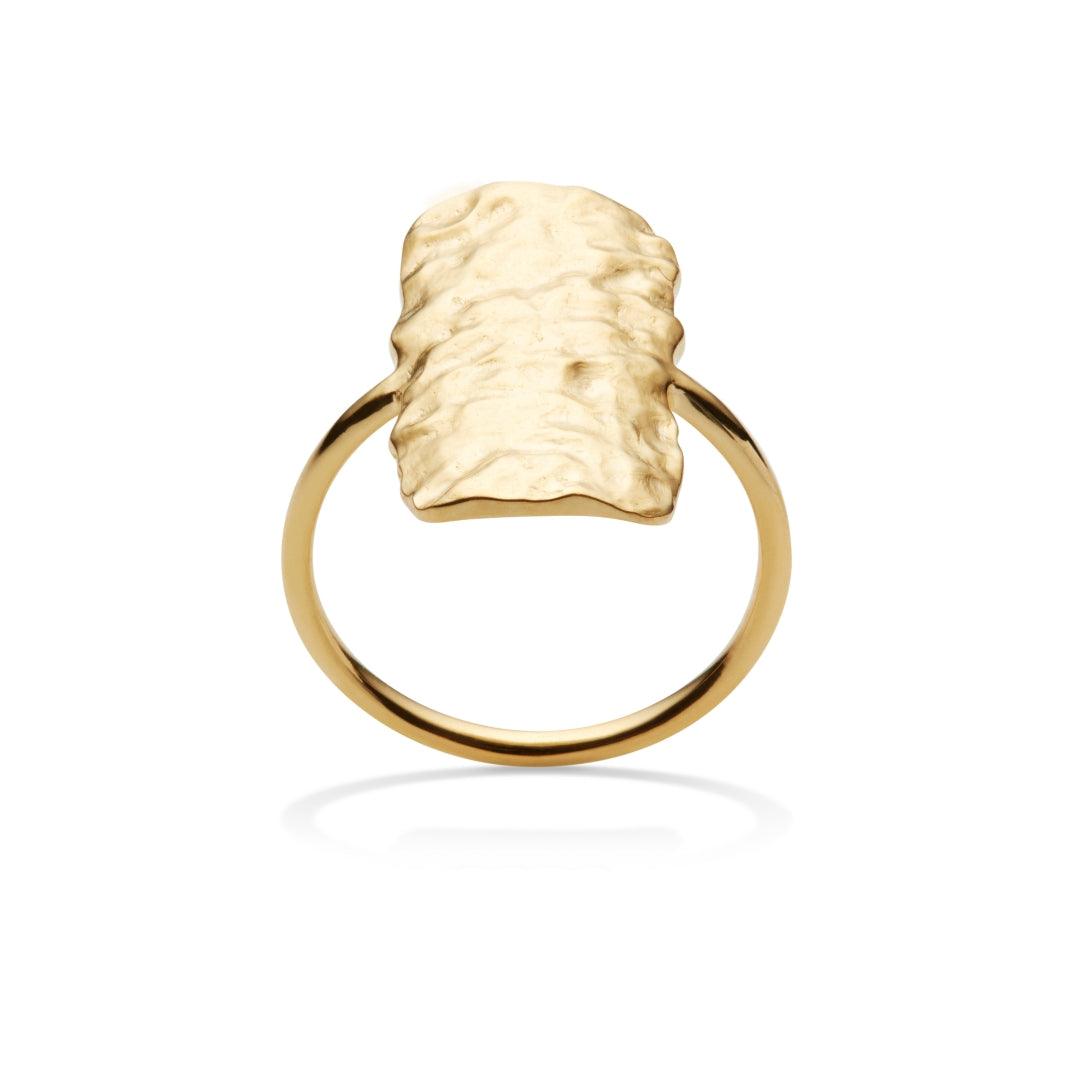 Moonstone Cuesta Ring 18 kt. gilt with organic shaped plate in glossy, golden finish. Model 4302a-4302a-001
