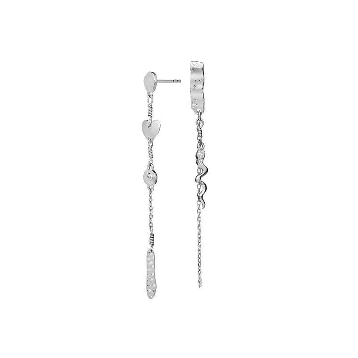 Maanesten Delfine Earrings in silver with detailed chain design and small pendants. Model 9847c-2