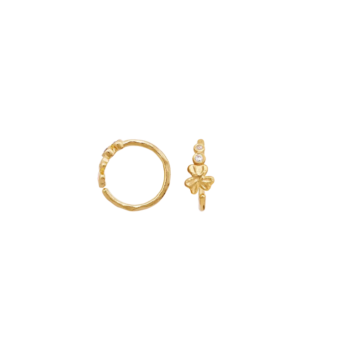 Maanesten Edin gold-plated earrings with trefoil and four-leaf clover details in bright gold, Model 10089a-2.