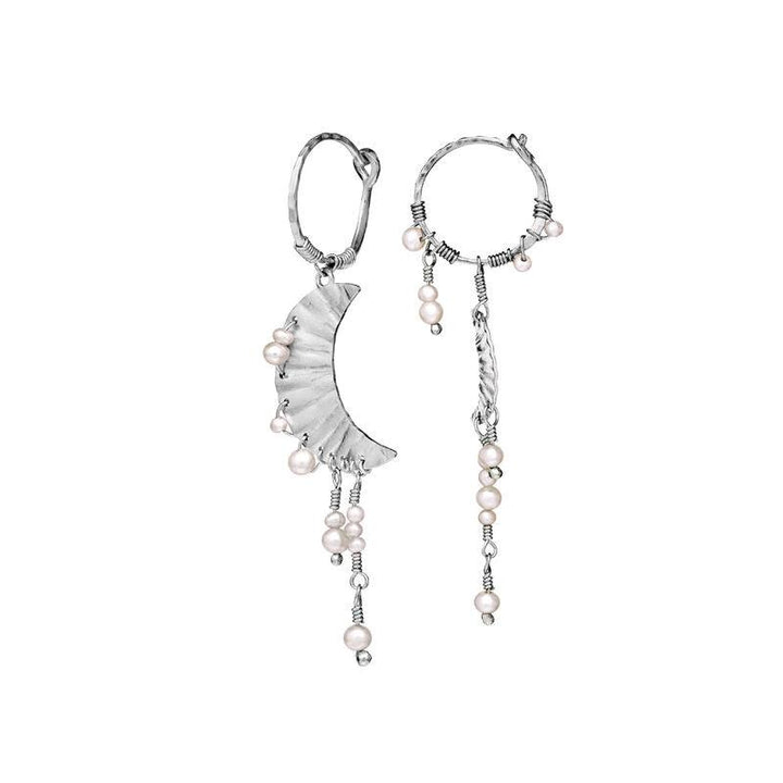 Maanesten Esta Earrings in silver with different designs, drop-shaped pearls and details. Model 9843C-9843C-2