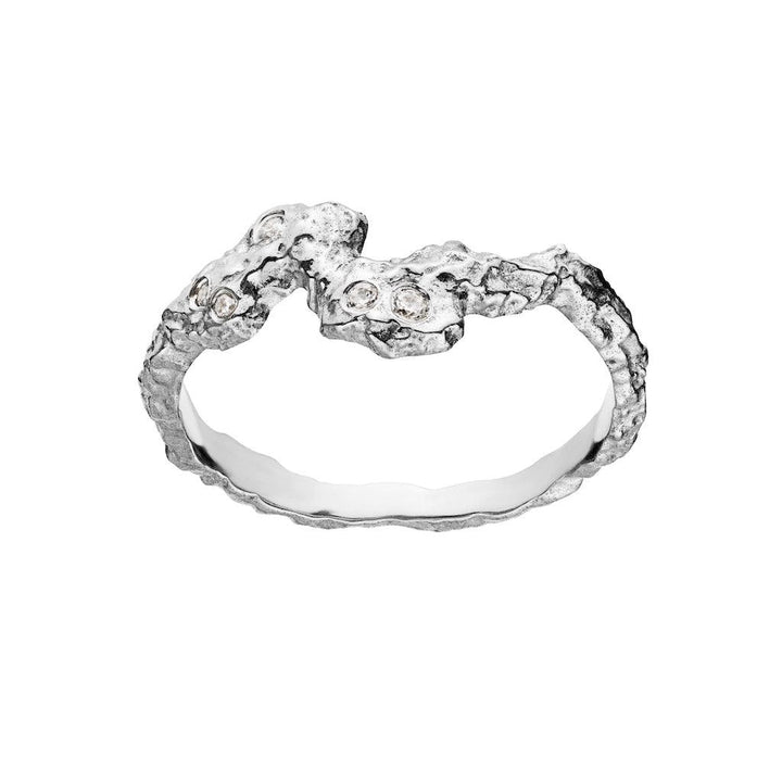 Maanesten frida ring in silver with raw surface and small clear stones, Model 4775c-4775c-001