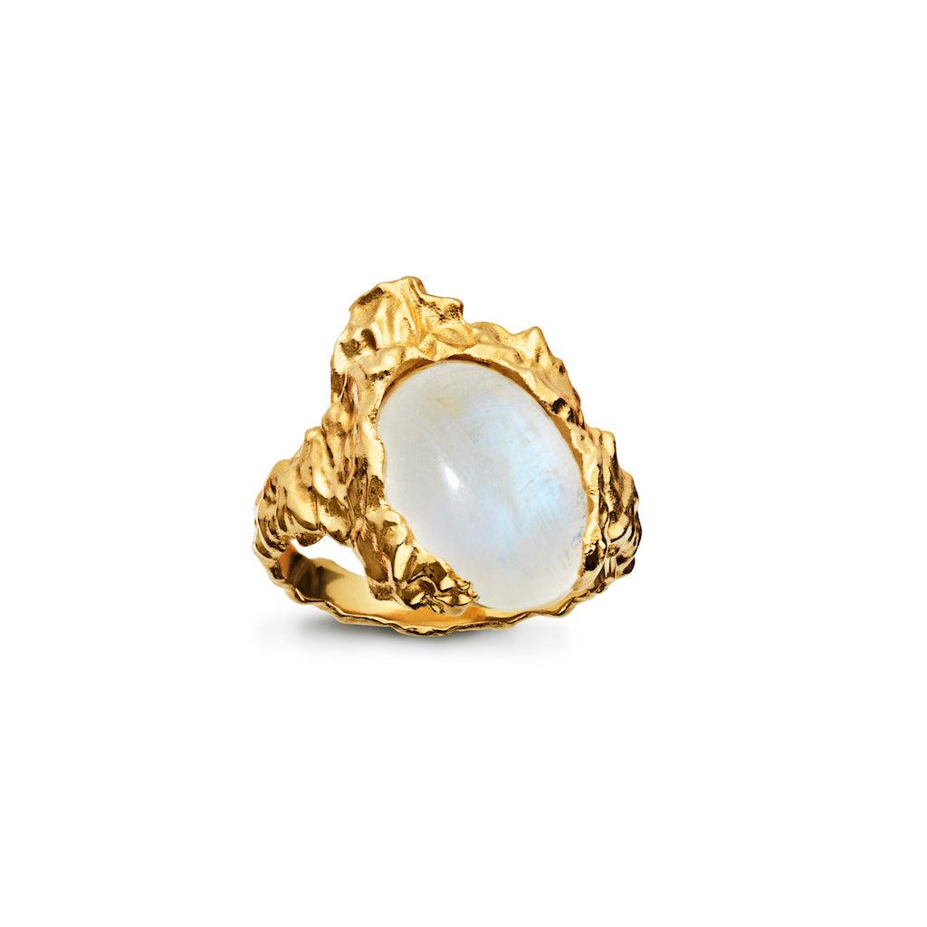 moonstone goddess ring with moonstone in organic gold-plated design, oval white stone in focus. Model 35351a-35351a-001