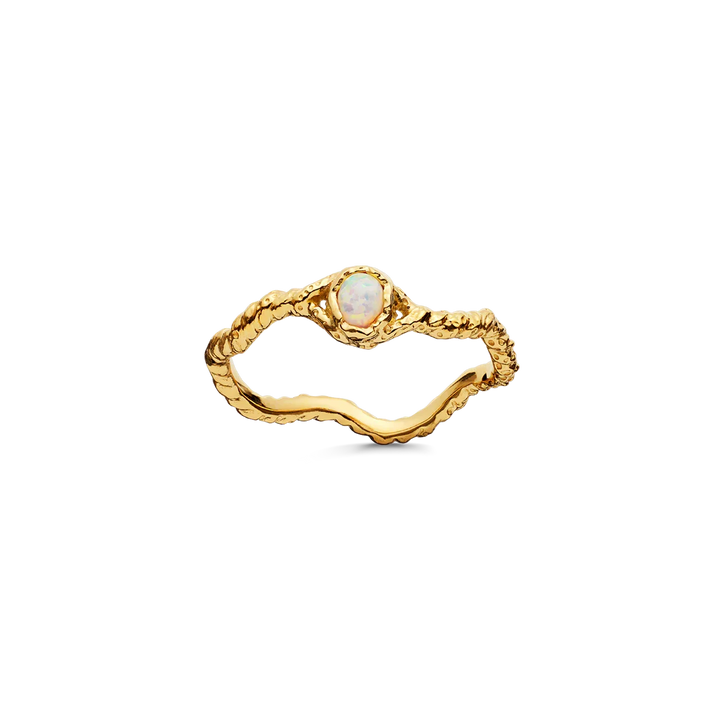 maanesten-lisa gold-plated ring with wavy, hammered surface and round opal stone in the middle. Model 4745a-001