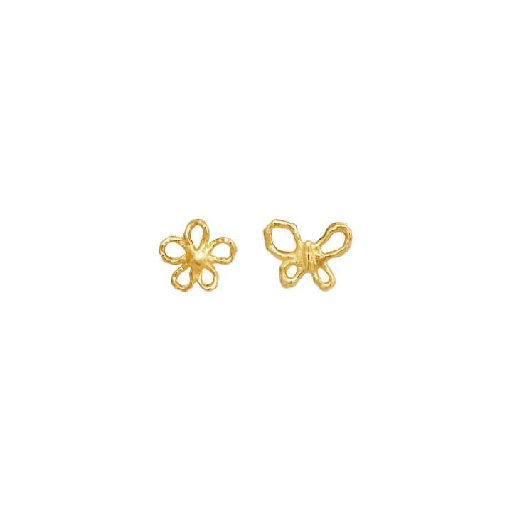 Maanesten Paula gold-plated earrings with butterfly and flower in bright gold color. Model 10108a-1