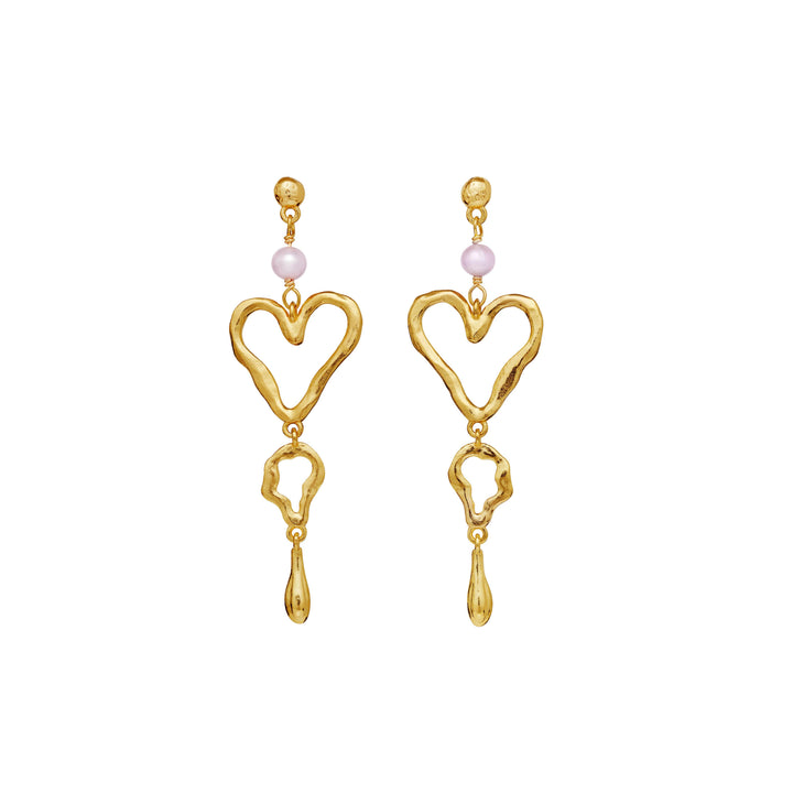 Maanesten Sabrina gold-plated earrings with heart motif and pearl in organic design. Model 9991a-1.