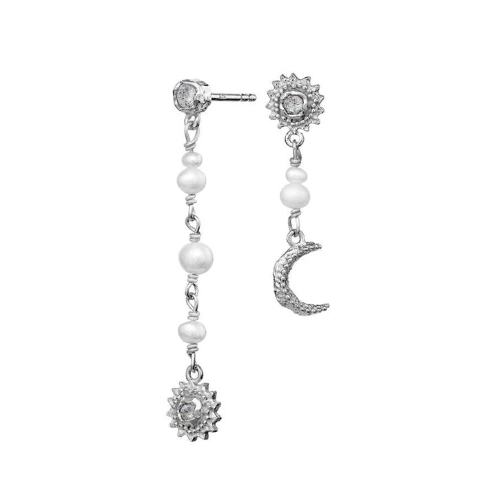 Maanesten Sunniva earrings in silver with pearls, sun and moon details, Model 9717c-9717c-2.