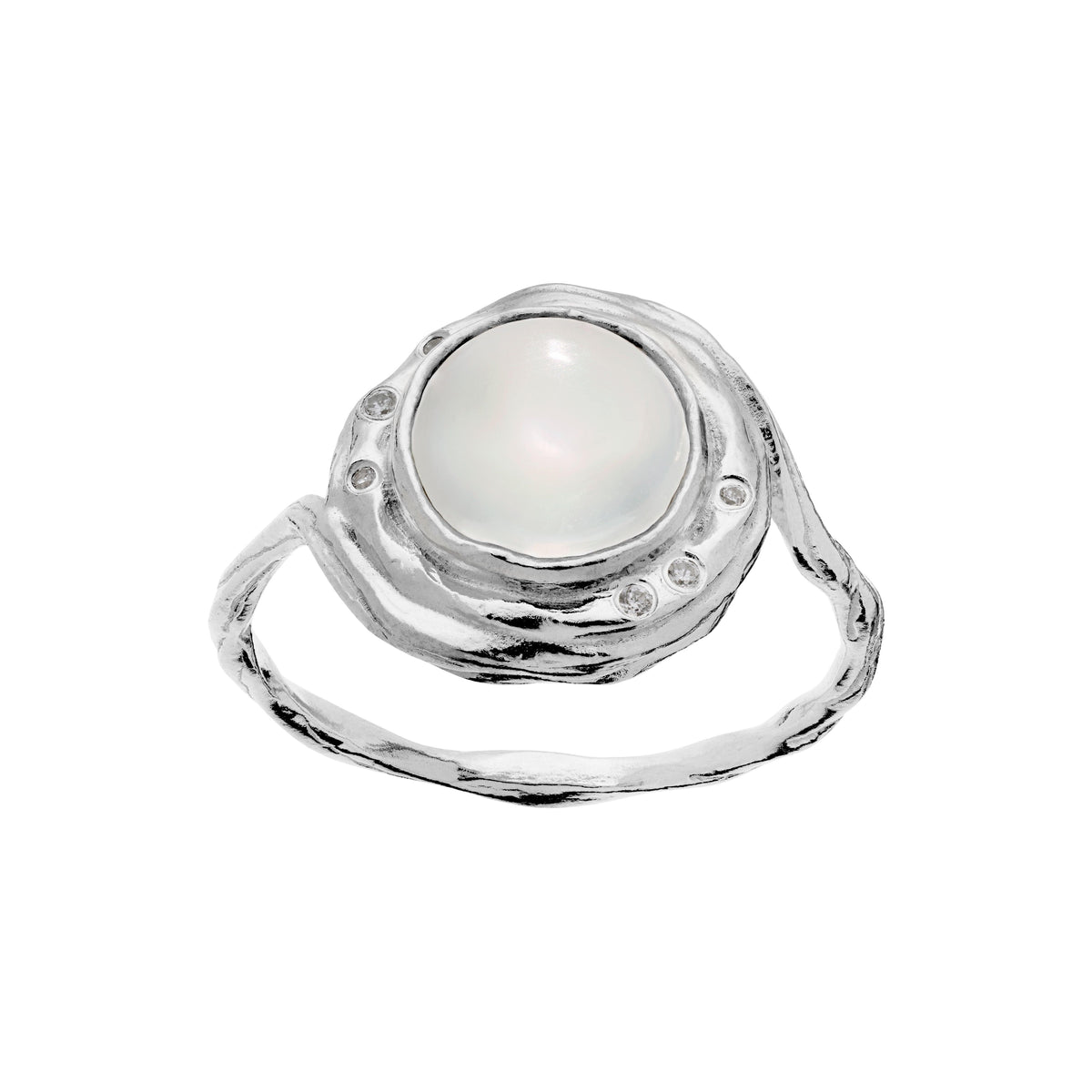 Maanesten Zahra silver ring with central round pearl and organic details, Model 4867c-001.
