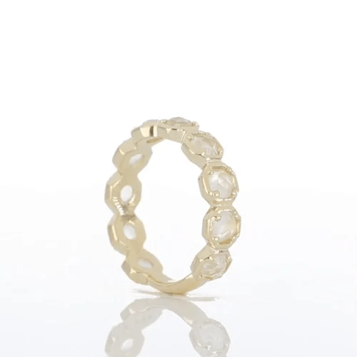 Mads Z 14kt Otília ring with white moonstone in gold, detailed band design. Model 1546135-001