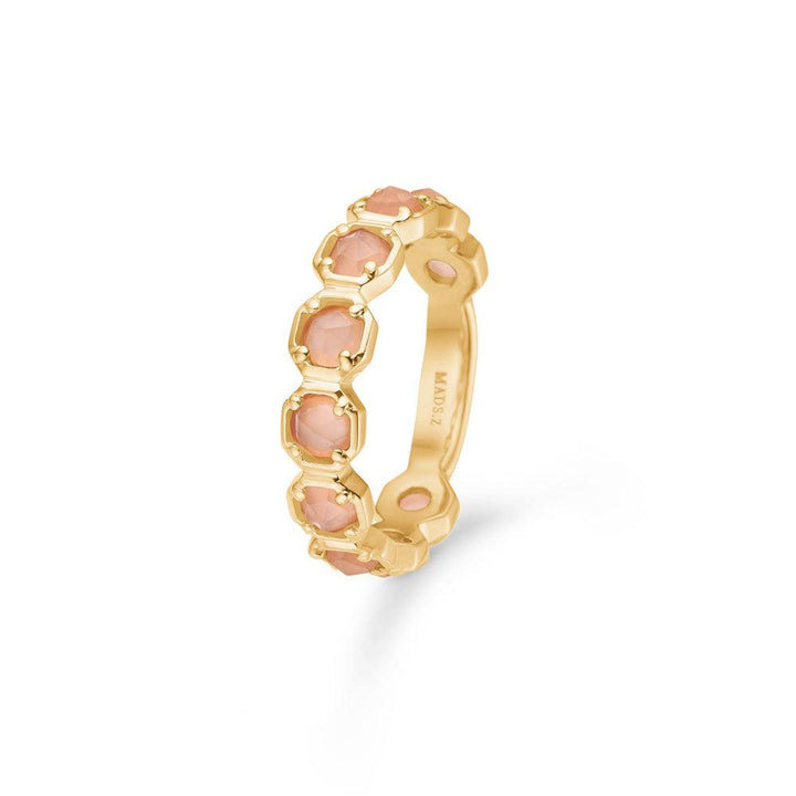 Mads Z 14kt Otilia Ring with peach Manesten, elegant gold ring with pink stone, detail. Model 1546137-001-1