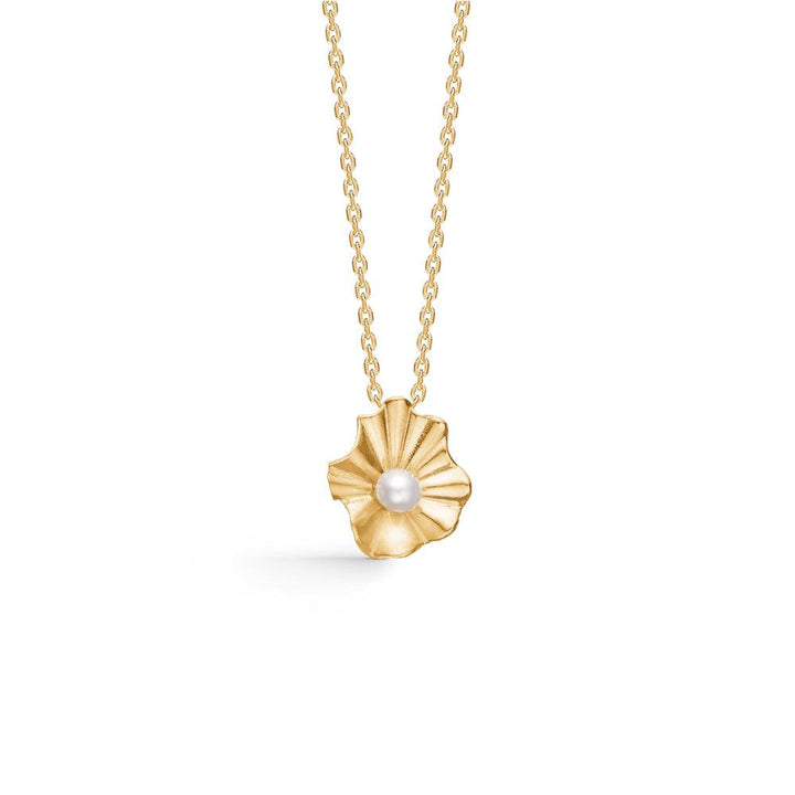 Mads Z 8kt Amelie pendant with pearl, elegant gold-colored and floral design. Model 3333119