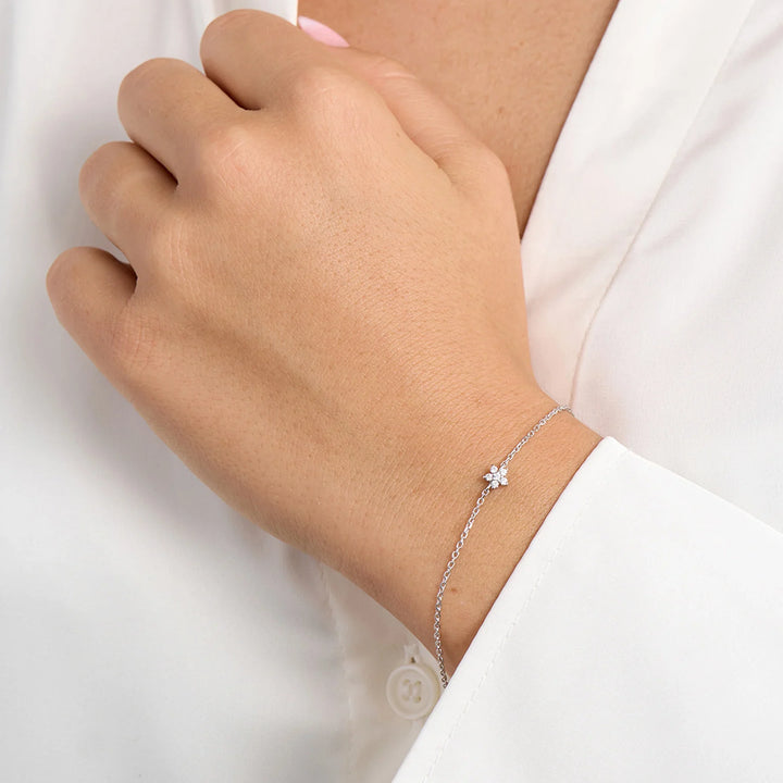 Mads Z Celeste Star Bracelet in silver with zirconia on the wrist, elegant and discreet jewellery. Model 2157141-1.