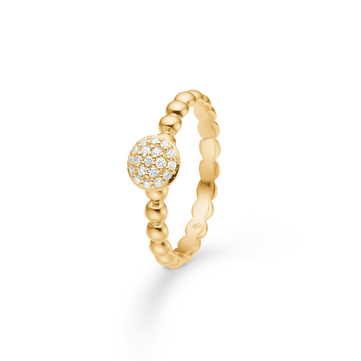 Mads Z Dome 14kt gold ring 0.10ct W/SI shows an elegant gold ring with dome of small diamonds. Model 1541009-001