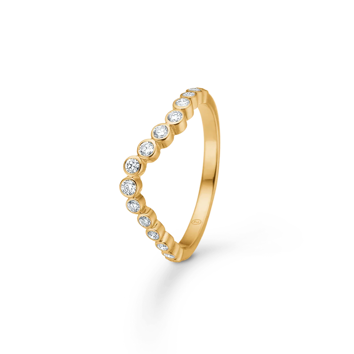 mads-z-freya-14kt-gold-ring-wave-0-28ct-w-si seen as slim wavy gold ring with round diamonds, Model 1541177-001