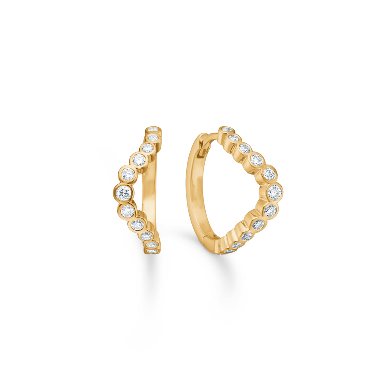 Mads Z Freya hoop earrings in 14kt gold with diamonds, elegant design with round stones. Model 1511177.