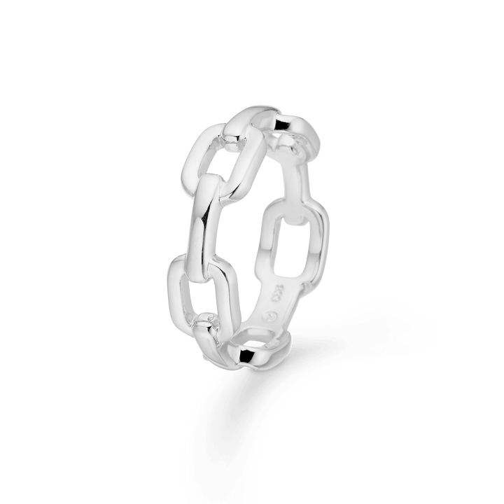 Mads Z Marina silver chain ring with large shiny links, modern and simple style. Model 3140063-001