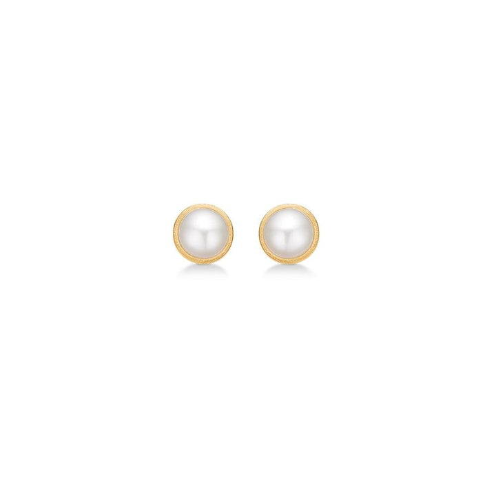 Mads Z Noelle pearl earrings in 8kt gold with round, white pearls on a white background. Model 3313123-1