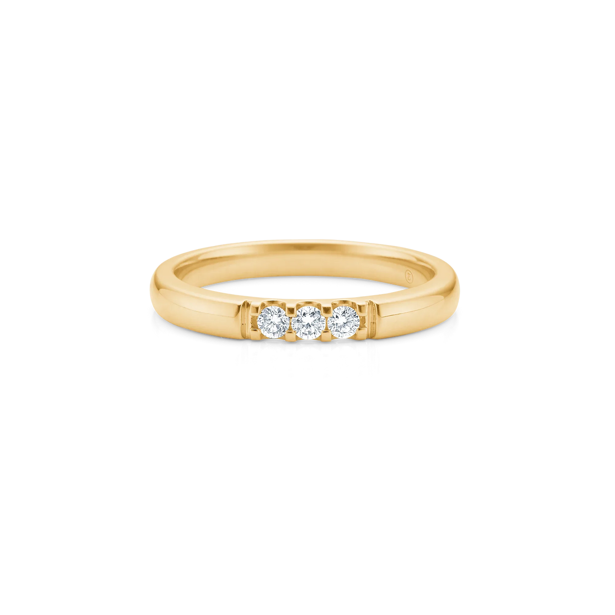 Mads Z Ophelia 14kt gold ring with 3 diamonds, classic design in bright yellow gold. Model 1541583-001-1