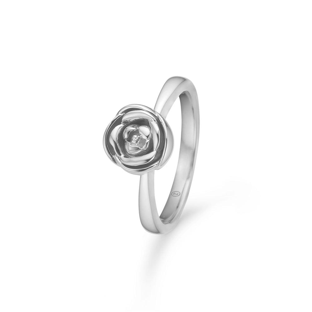 Mads Z Silver Rosalie Ring with small rose, simple ring in shiny silver with a detailed rose motif. Model 2140156-001