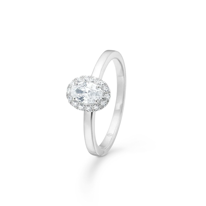 Mads Z Stellar Ring in silver with zirconia, classic ring with oval center and halo. Model 3147001-001.